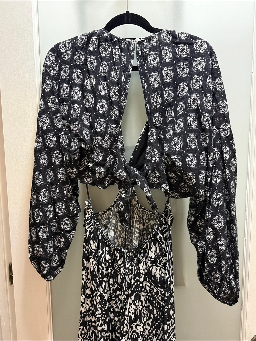 Abercrombie & Fitch Black and White Cutout Maxi Dress